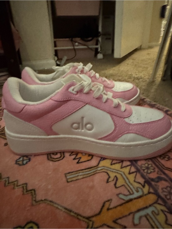 ALO Yoga Shoes - ALO Yoga Pink and White Low-Top Sneakers Size: 39 US:8.5